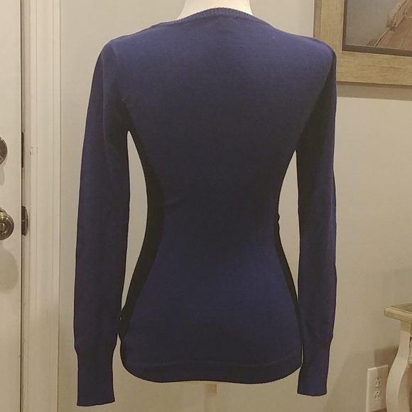 Guess Ladies Scoop Neck Sweater S/P - Picture 2 of 7